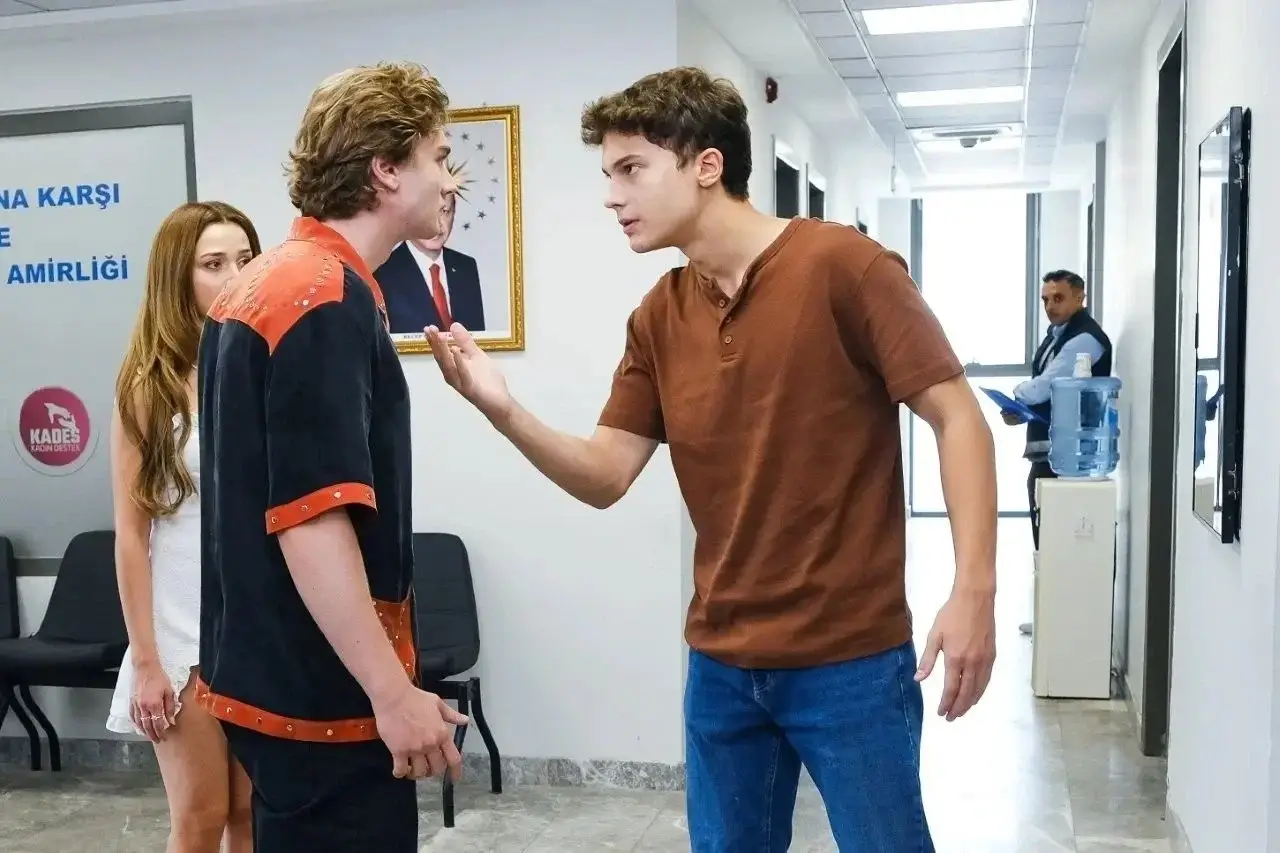 Еще 17 события в 20 серии нового турецкого сериала 3 кадр из сериала "Еще 17"